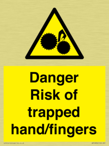 Danger Risk of trapped hand/fingers